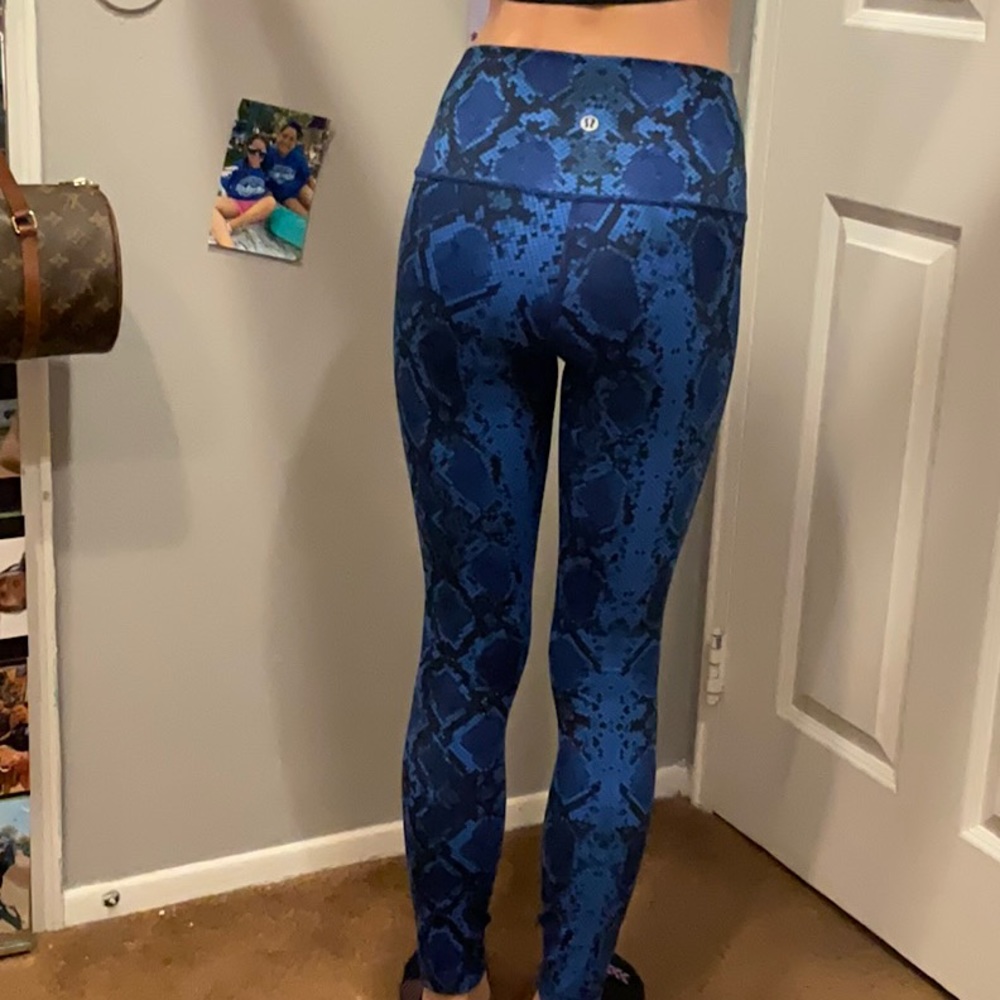 Blue snakeskin leggings
